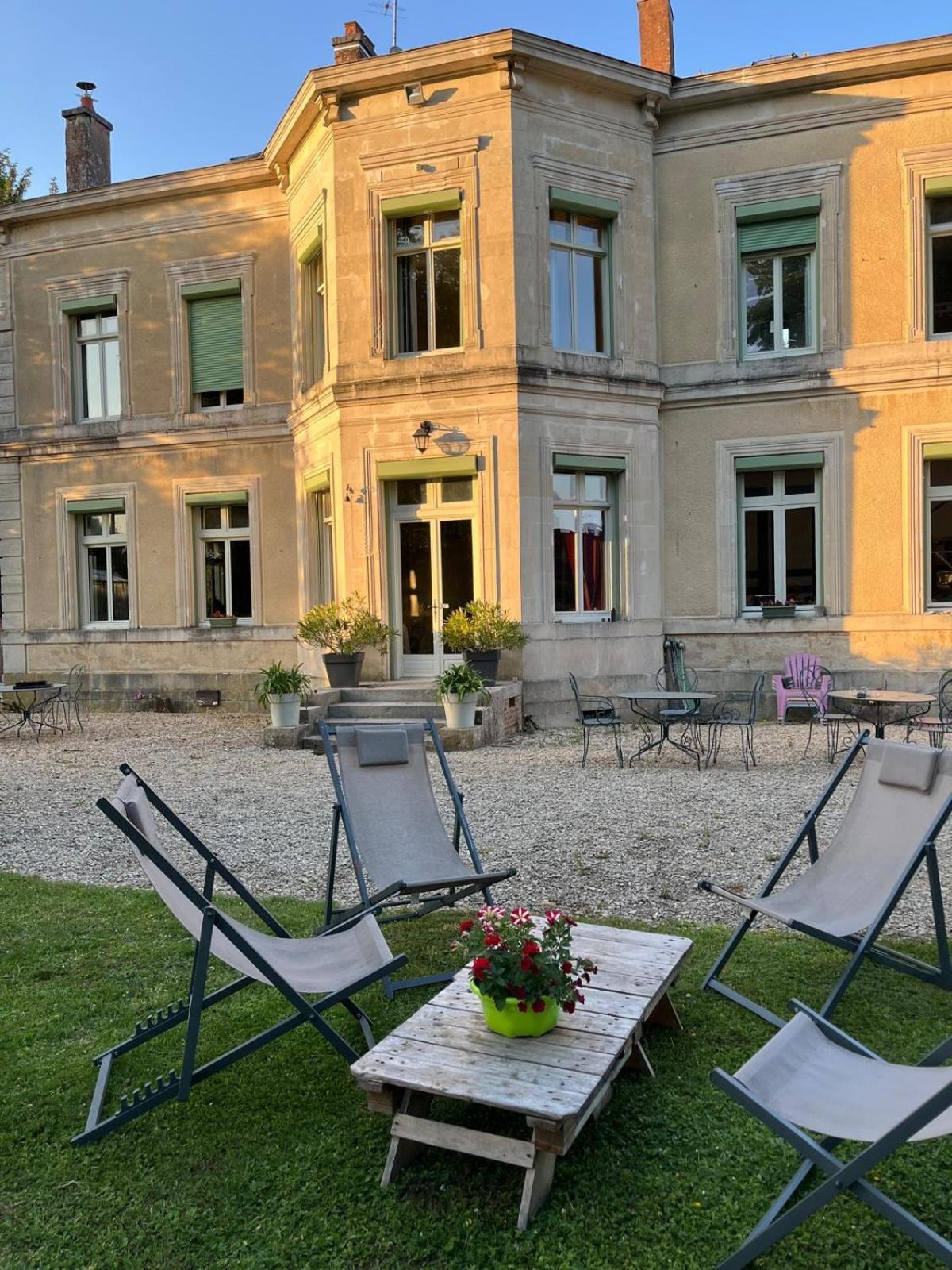 Chateau De Pougy Exterior foto
